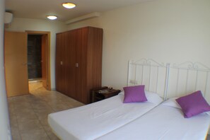 3 Schlafzimmer, Bügeleisen/Bügelbrett, Internetzugang, Bettwäsche