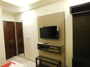 Deluxe Double Room, Non Smoking, No Windows | Room amenity - Hotel Gauranga Nearest New Delhi Railway Station (New Delhi)