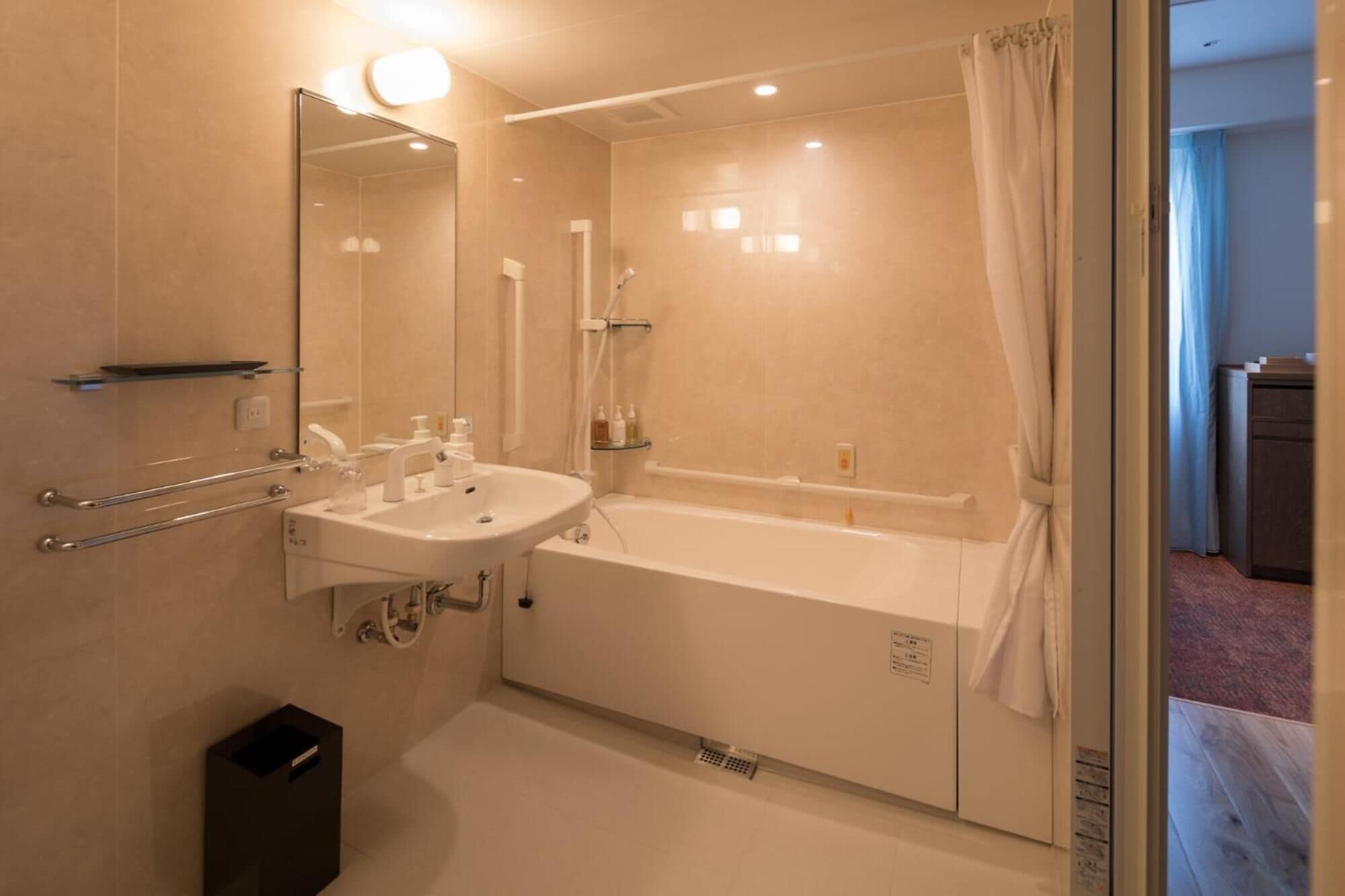 separate bathtub and shower, free toiletries, hair dryer, slippers