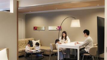 Presidential Suite Room (Free check-in after 5pm) Non-Smoking | Down comforters, in-room safe, blackout drapes, soundproofing