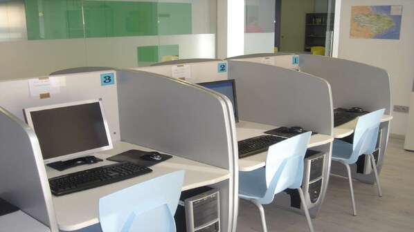 Business centre - Modern apartment on the beach with large communal pool, fitness, air conditioning (Denia)