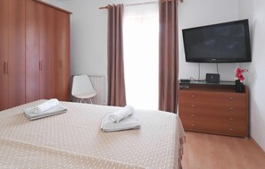 4 chambres, lit de bébé portatif, accès au Wi-Fi (inclus)