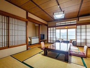 傳統客房, 山景 (Top Floor, Private Hot Spring) | 客房內保險箱、遮光布/窗簾、免費無線上網、床單