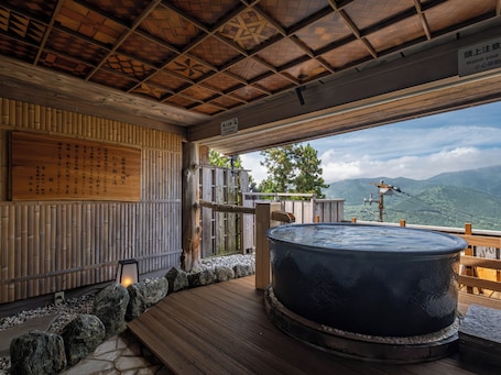 Hot springs. Shirayu no Yado Yamadaya