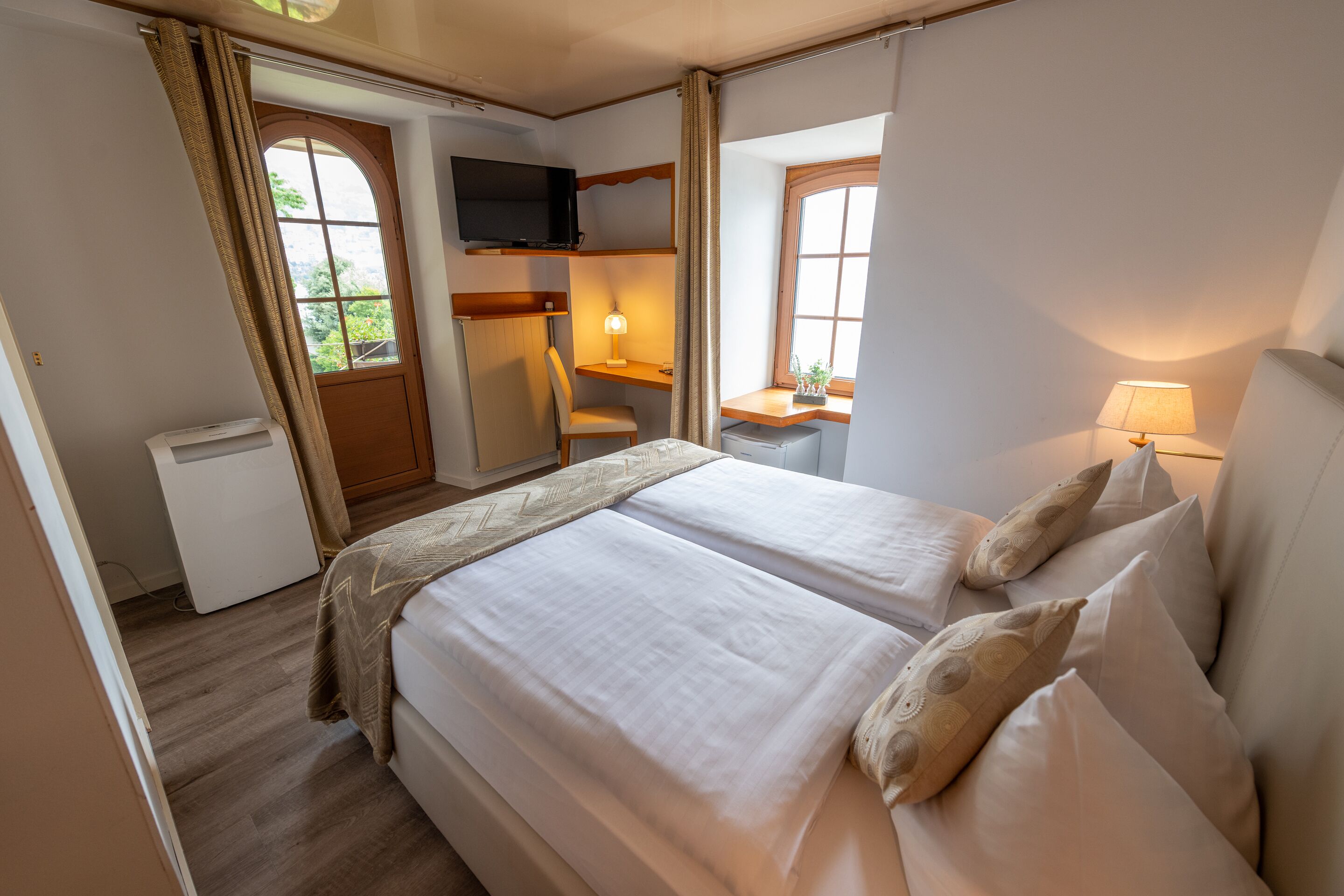 in-room safe, soundproofing, iron/ironing board, free wifi