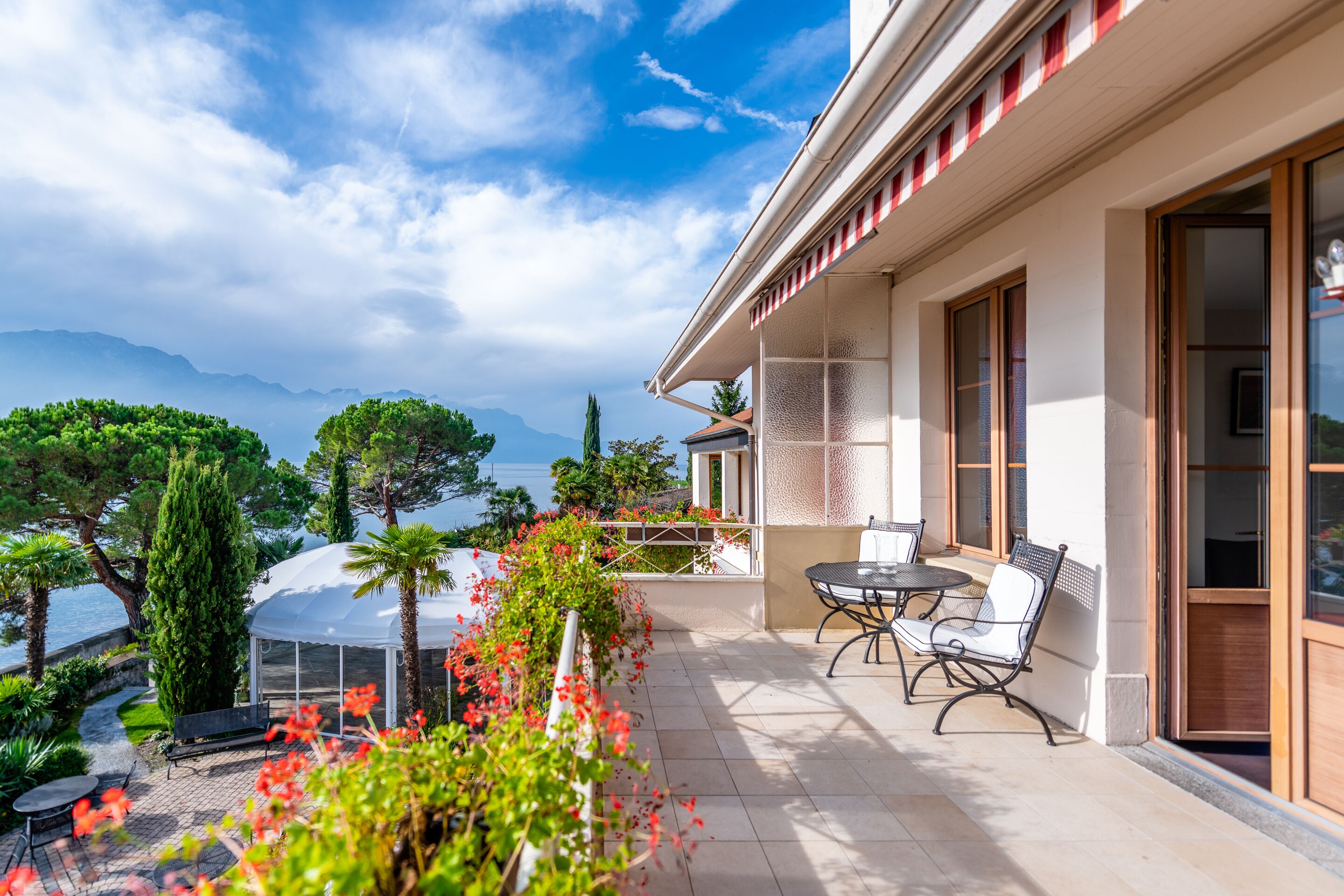 junior suite, lake view | courtyard view