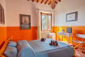 Ropa de cama de alta calidad y escritorio 