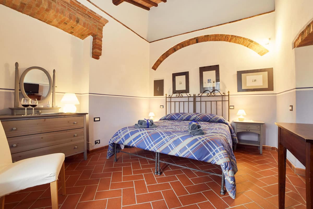 Doppia Deluxe | 1 camera, biancheria da letto di alta qualità, una scrivania