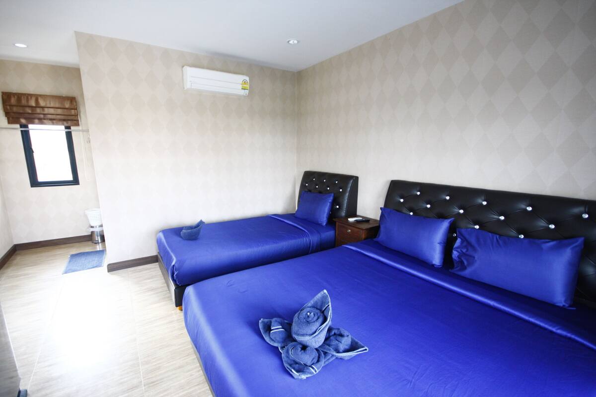 Rollaway beds, free WiFi