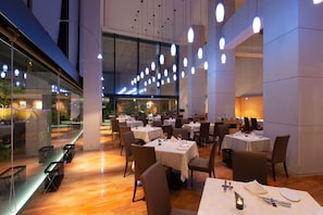 Restaurant - Hotel Molino Shin-yuri (Kawasaki)