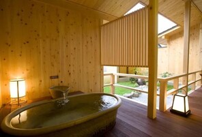 Bañera de hidromasaje interior