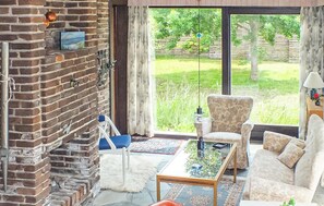 TV, fireplace, DVD player