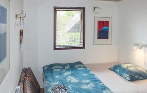 2 bedrooms, travel cot, free WiFi