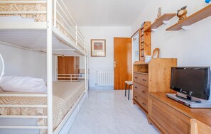 4 bedrooms, free WiFi