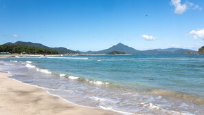 海 灘