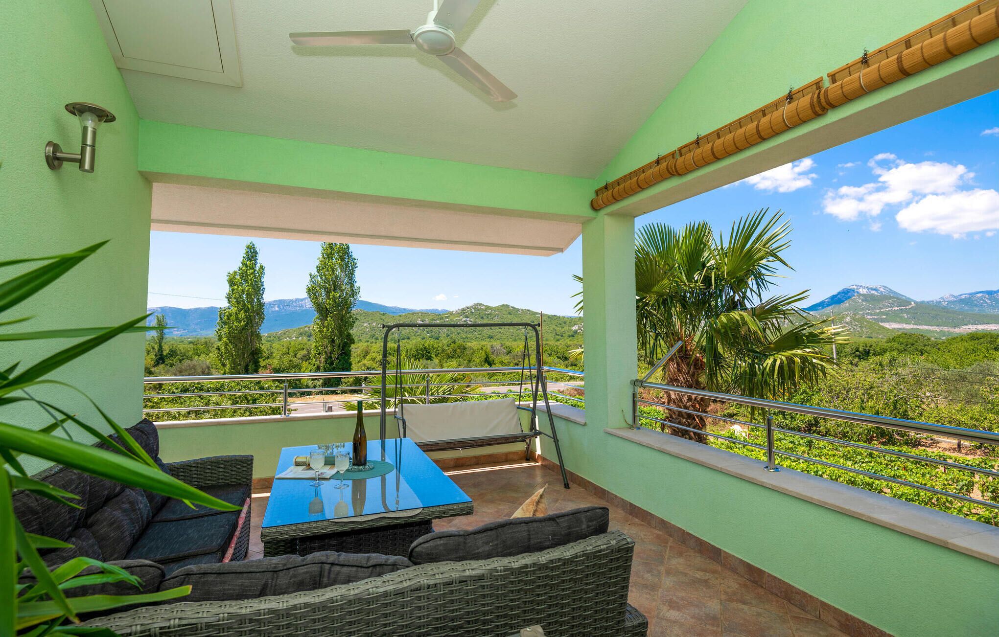 المنطقة المحيطة بالمنشأة