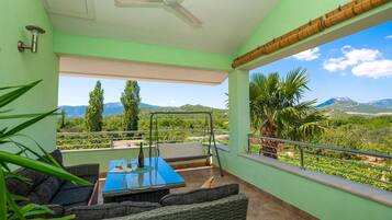 المنطقة المحيطة بالمنشأة