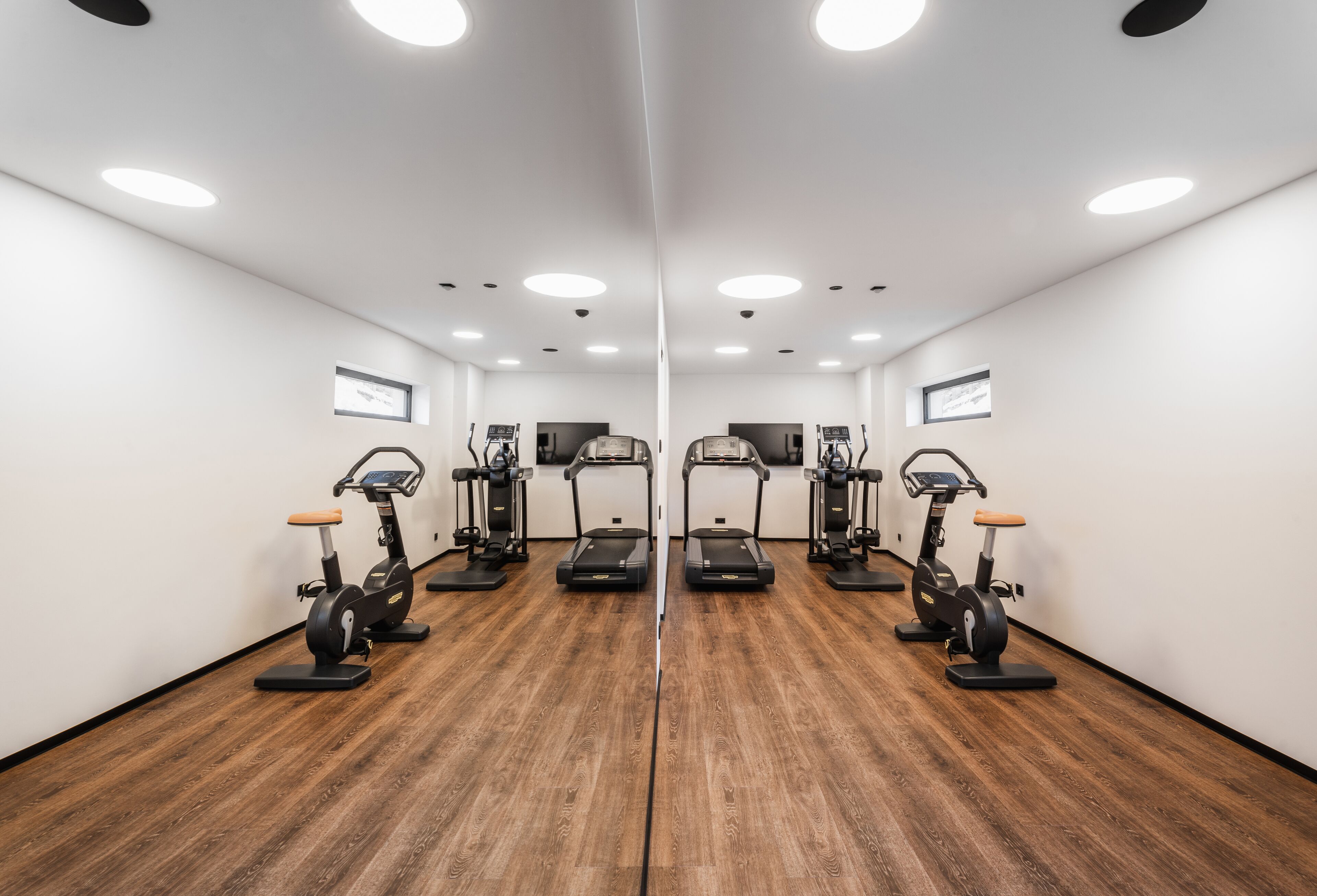 Foto - La Cort My Dollhouse - Adults Only