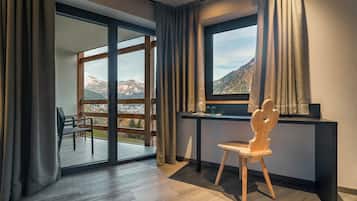 Premium Doll | Blick auf die Berge
