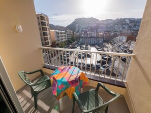 Property grounds - Peater Plaza - Two Bedroom Apartment, Sleeps 5 (Roses)