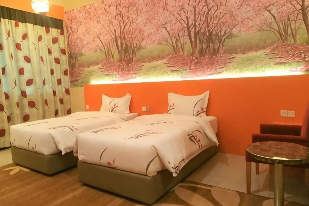 Free WiFi, wheelchair access