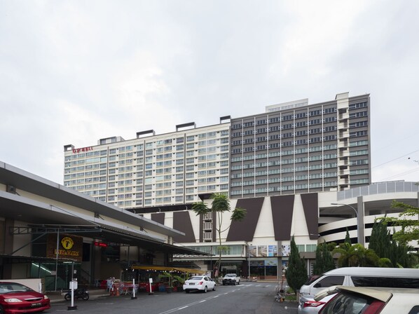 Exterior - Hotel Holmes GP (Gelang Patah)