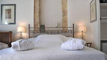 Dreibettzimmer | Minibar, Schreibtisch, kostenlose Babybetten, kostenloses WLAN