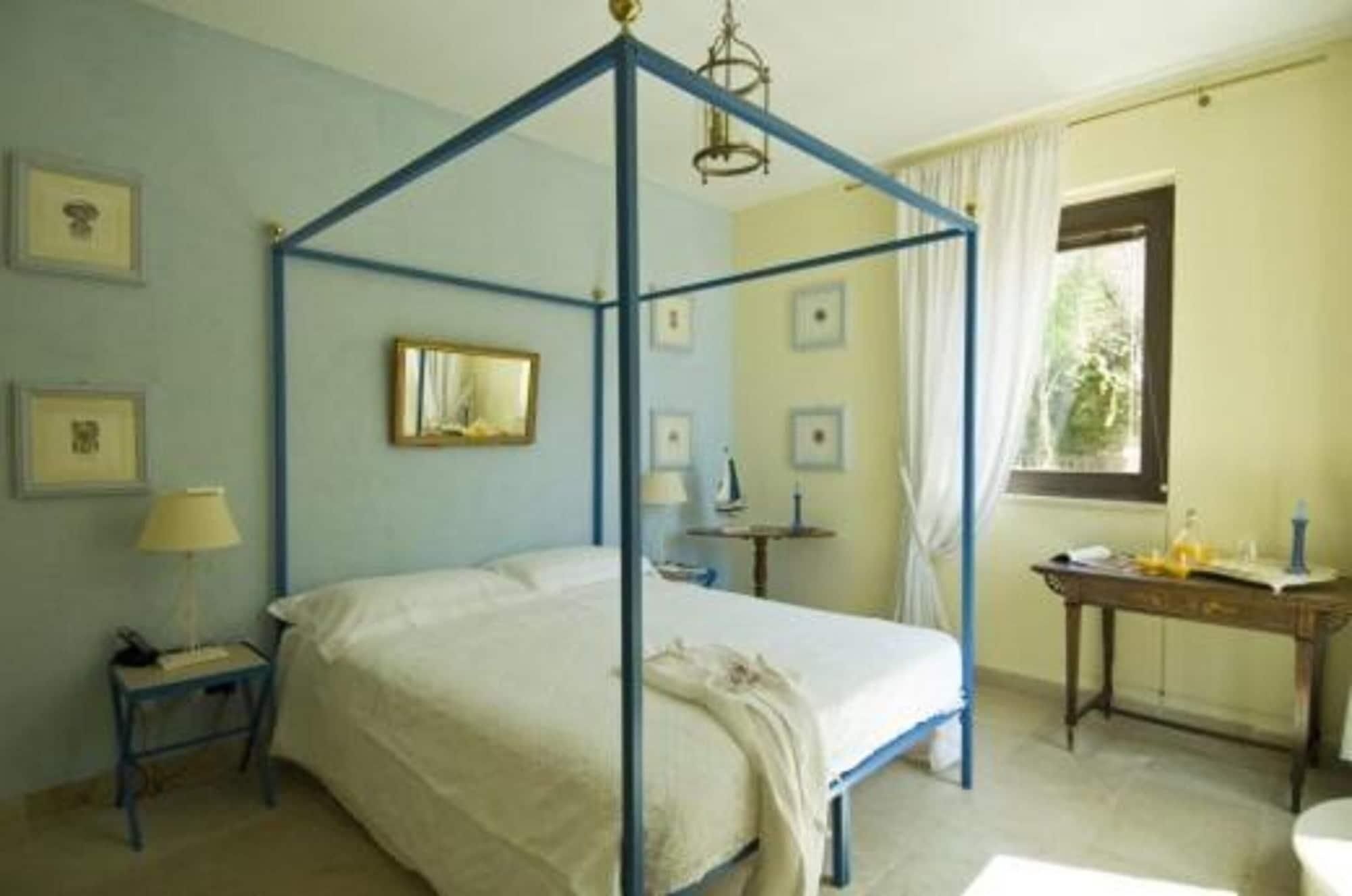 Minibar, desk, free cots/infant beds, free WiFi