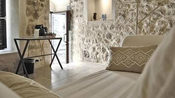 Minibar, Schreibtisch, kostenlose Babybetten, kostenloses WLAN