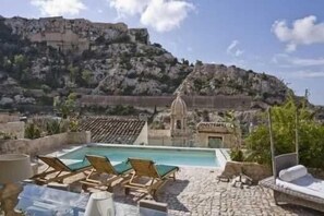 Außenpool, Liegestühle