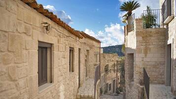 Minibar, desk, free cribs/infant beds, free WiFi