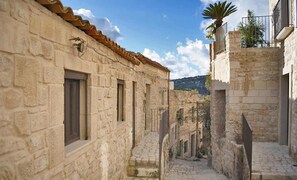 Minibar, desk, free cots/infant beds, free WiFi - Borgo Hedone (Scicli)