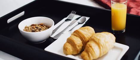 Free daily English breakfast