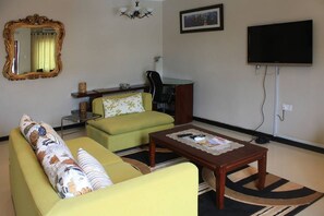 Apartment, 1 Bedroom | Living area