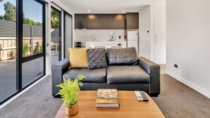 Unclassified image, 4 of 19, button - Punchbowl Executive Apartments (Punchbowl)