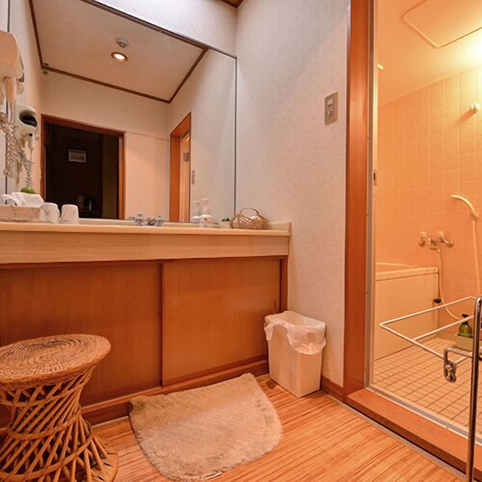 Free toiletries, hair dryer