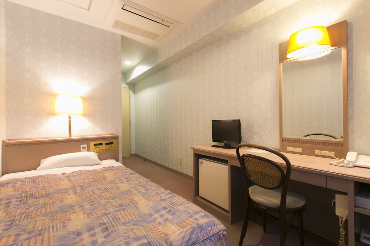1 Schlafzimmer, laptopgeeigneter Arbeitsplatz, Bügeleisen/Bügelbrett