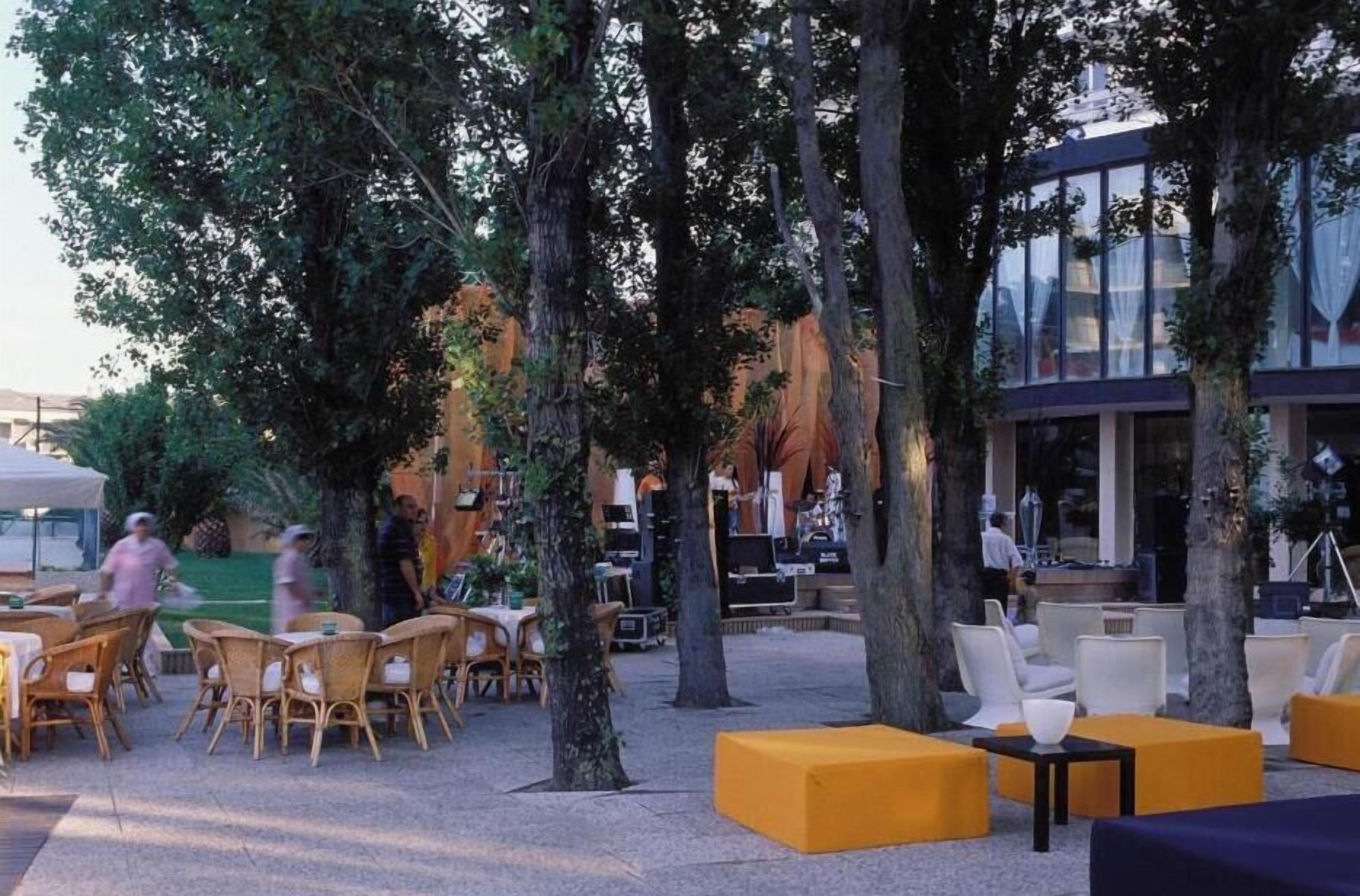 فطور أوروبي مجانًا يوميًا