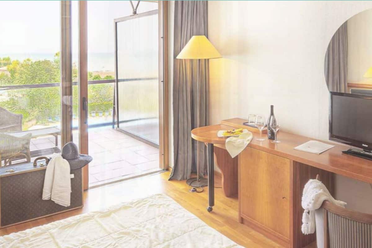 1 bedroom, minibar, in-room safe, desk