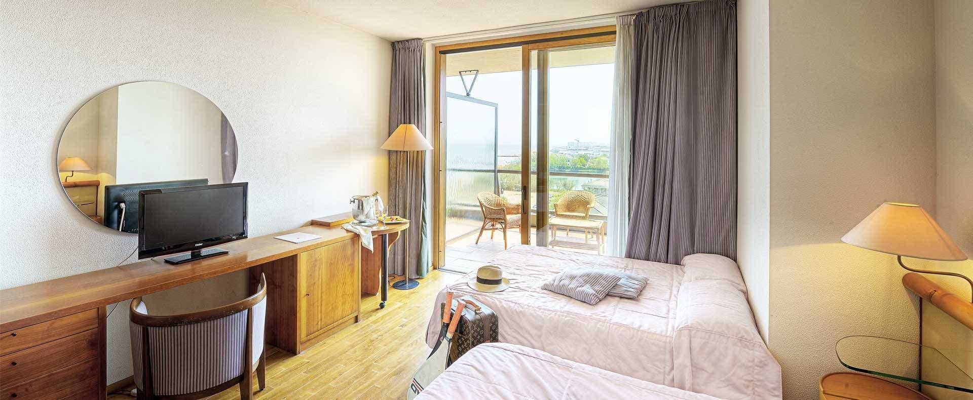 1 soverom, minibar, safe på rommet og skrivebord