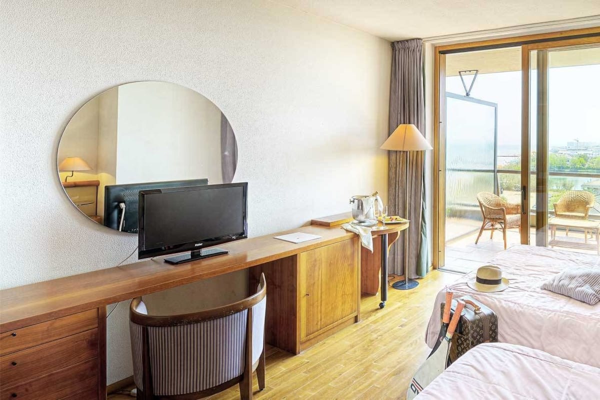 1 soverom, minibar, safe på rommet og skrivebord