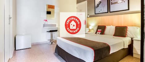 1 bedroom, desk, free WiFi, bed sheets