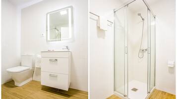 Tweepersoonskamer (Extra Bed & Private Exterior Bathroom) | Badkamer | Gratis toiletartikelen, een haardroger, handdoeken, zeep