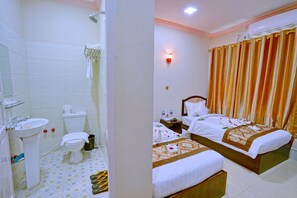 Superior Twin Room, 2 Twin Beds, City View | Egyptian cotton sheets, minibar, in-room safe, desk - Hotel Shwe Phyo (Mandalay)