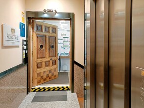 Reception - Hostal Royal Cruz (Madrid)