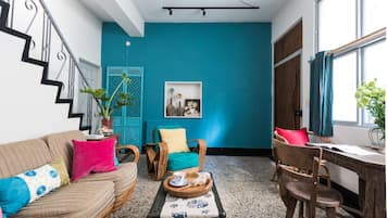 Coin salon dans le hall