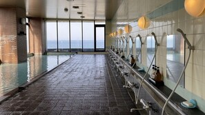 Piscina coperta, piscina all'aperto