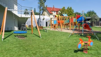 Children’s play area – outdoor