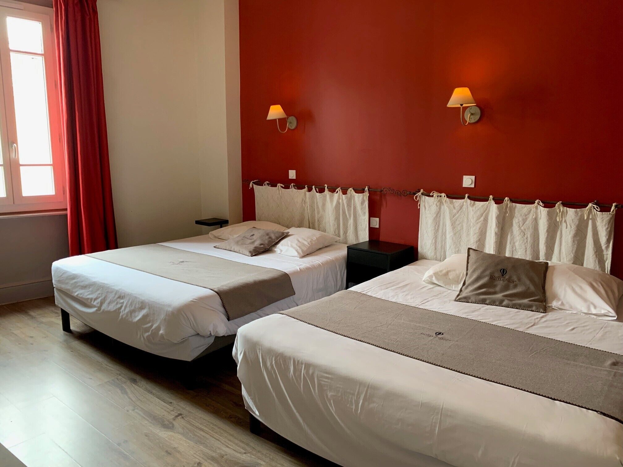 quadruple room | desk, blackout curtains, soundproofing, iron/ironing board