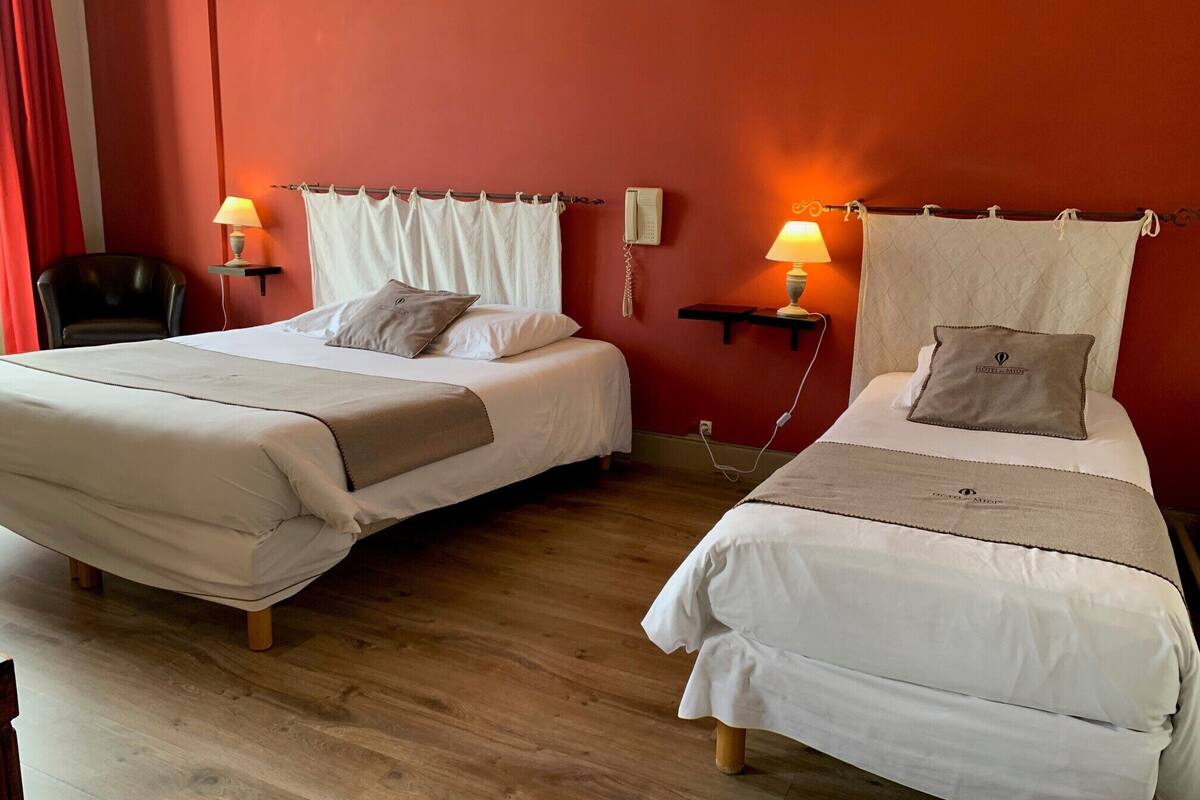 triple room | desk, blackout curtains, soundproofing, iron/ironing board